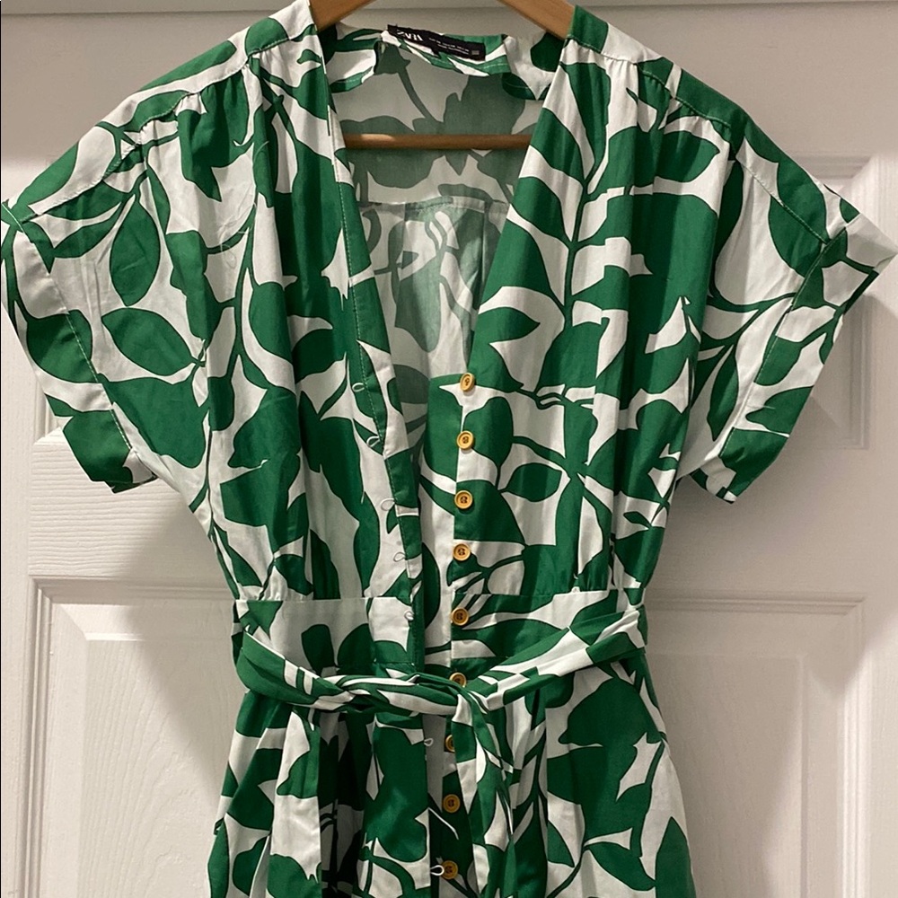 Zara Green and White Leaf Print Maxi Dress